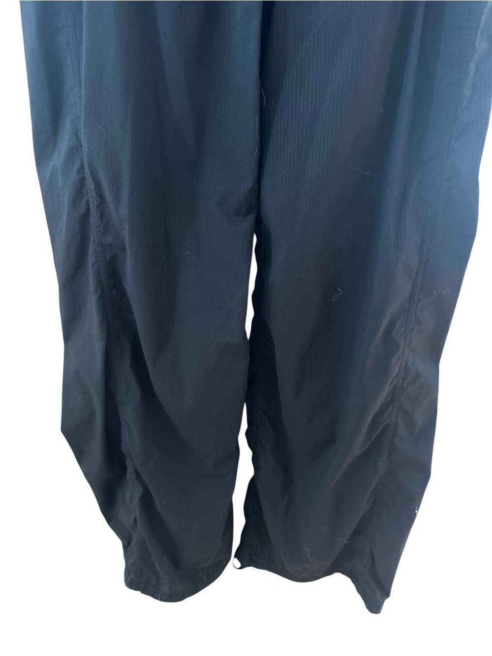 Lululemon Dance Studio Mid-Rise Pant
Short - Black, Size 2 - Picture 12 of 14